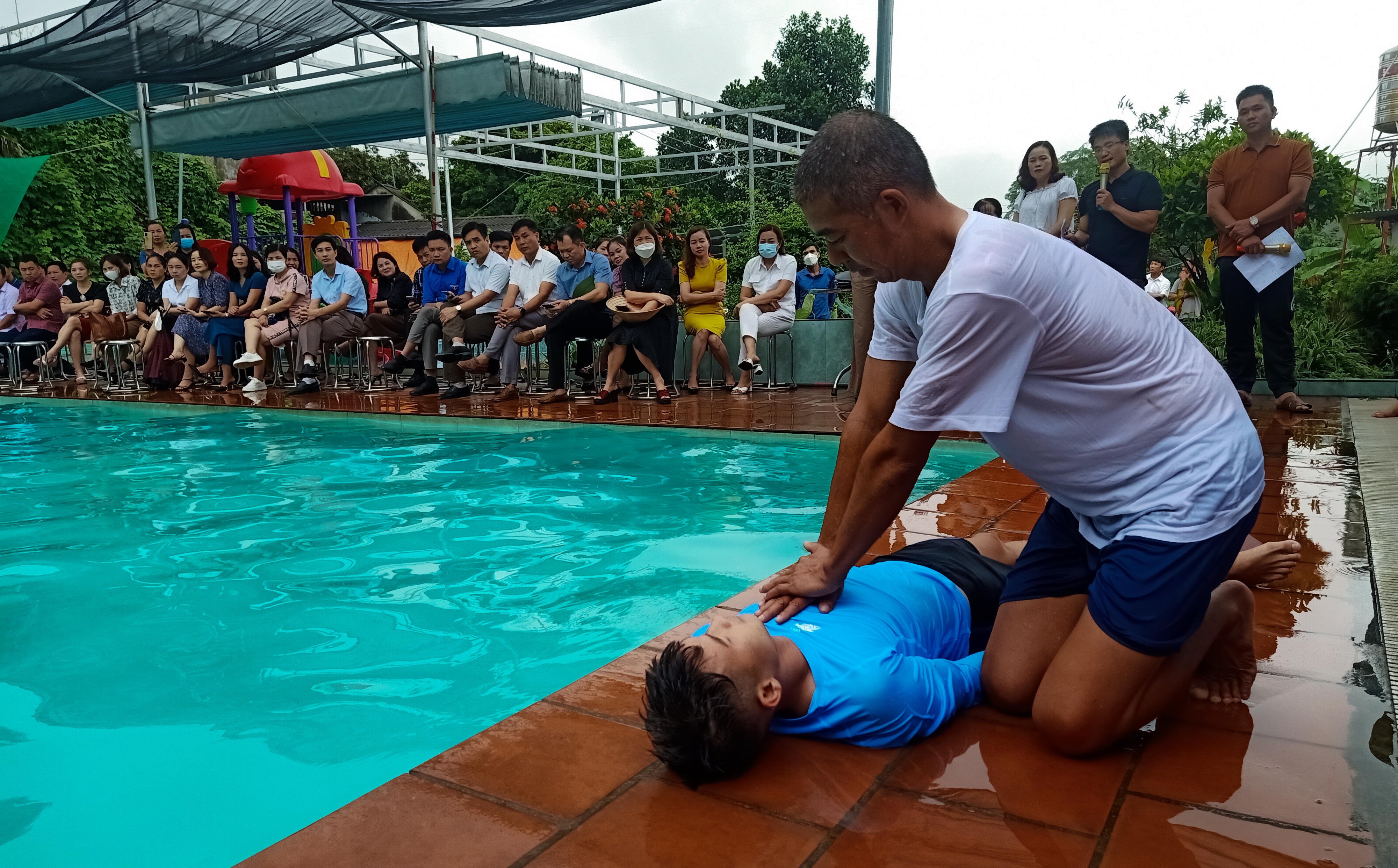 Phát động phong trào tập luyện môn bơi phòng, chống đuối nước