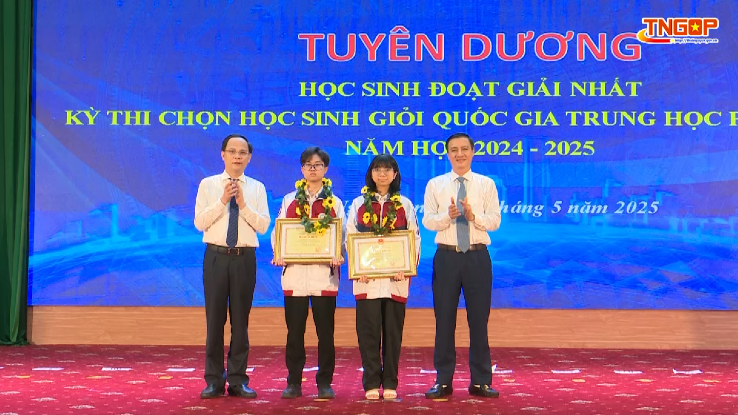 Tuyên dương học sinh đoạt giải cao trong các kỳ...