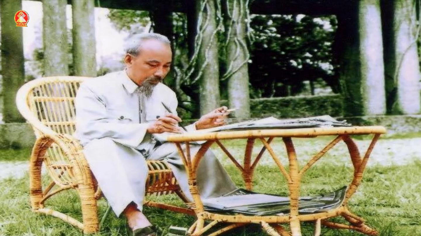 Đôi dép Bác Hồ