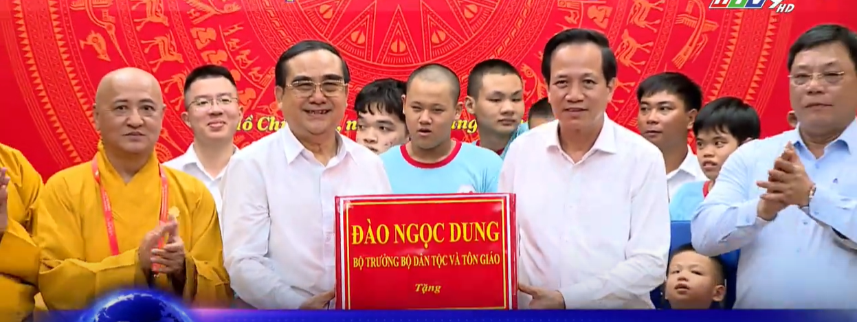 BỘ DÂN TỘC VÀ TÔN GIÁO PHỐI HỢP GIÁO HỘI PHẬT GIÁO VIỆT NAM THĂM TẶNG QUÀ TRẺ EM KHUYẾT TẬT