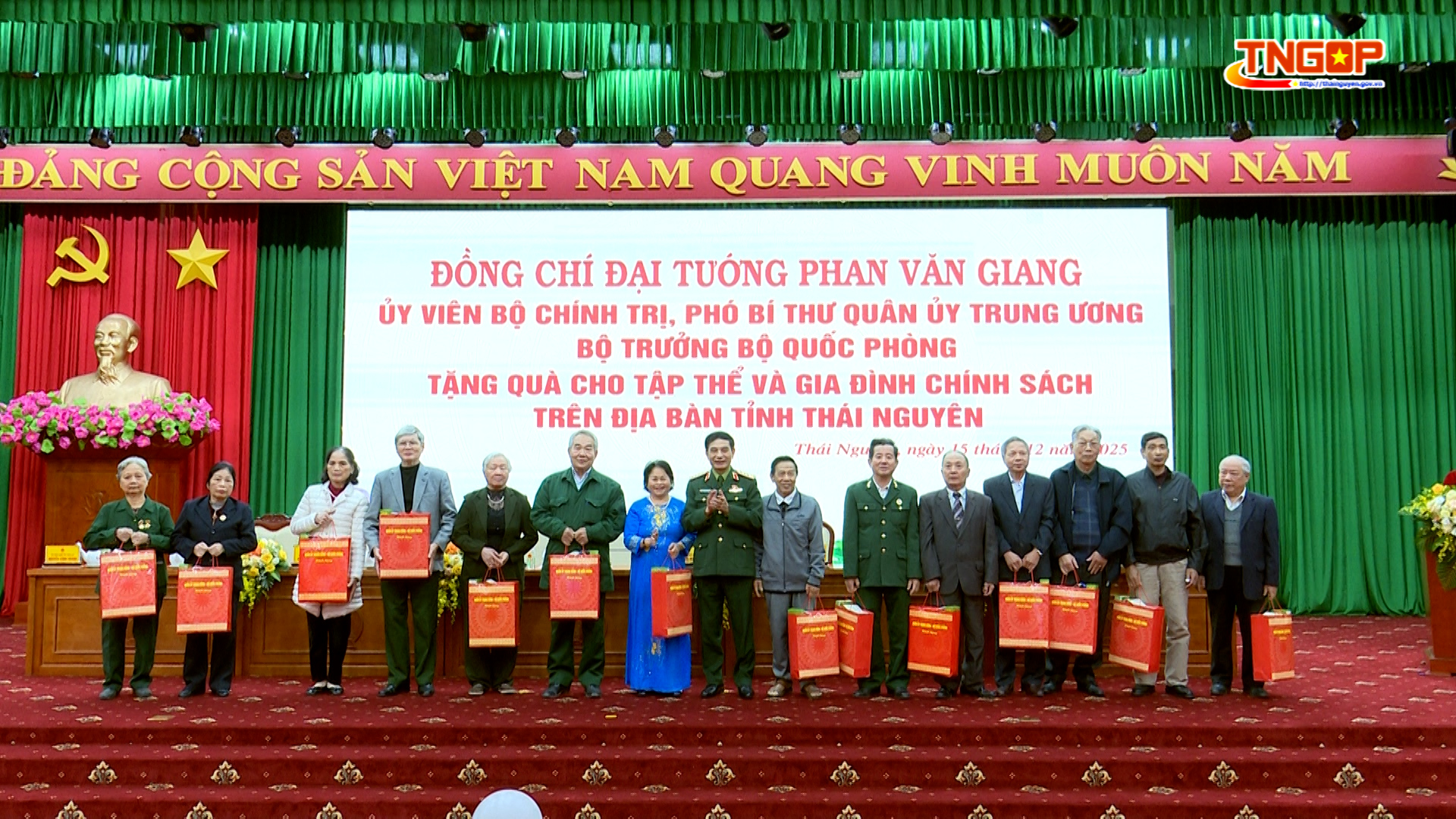 Đoàn đại biểu Quốc hội tỉnh Thái Nguyên tiếp...